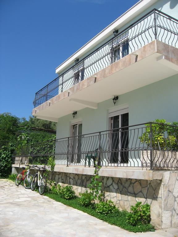 Smokva Apartments تْشيرسيك نوفي المظهر الخارجي الصورة