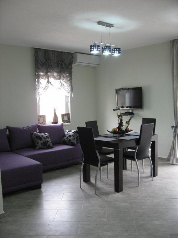 Smokva Apartments تْشيرسيك نوفي الغرفة الصورة